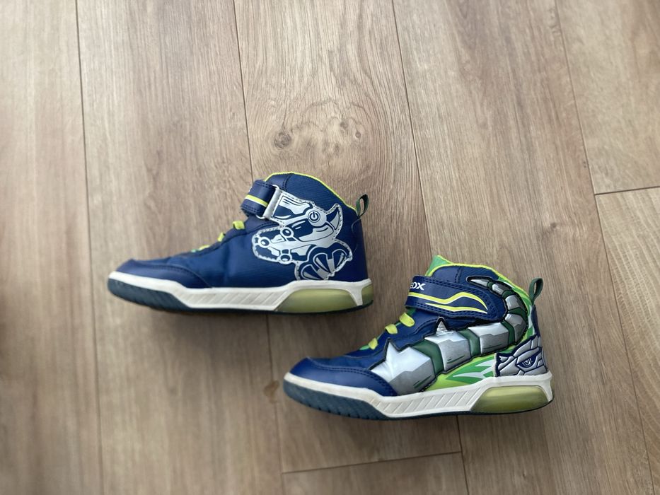 Високи кецове Geox светещи