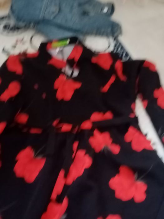 Продам разную одежду женскую