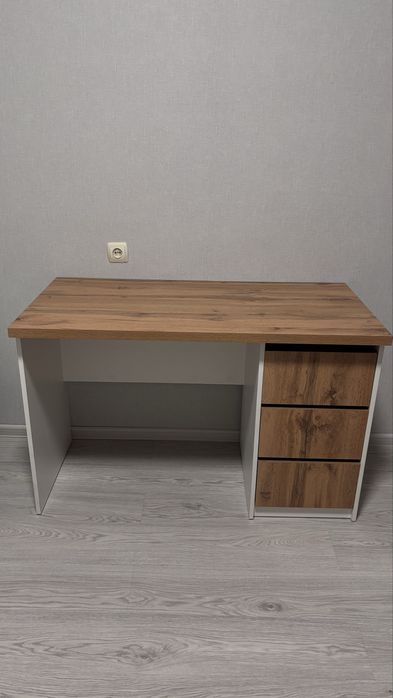 Стол писменный бу