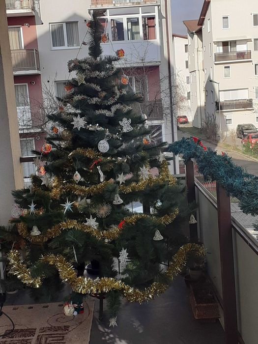 Vand brad folosit o dată f frumos