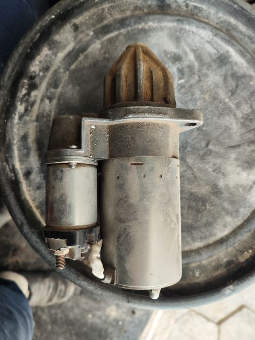 Стартер на УАЗ почти новый