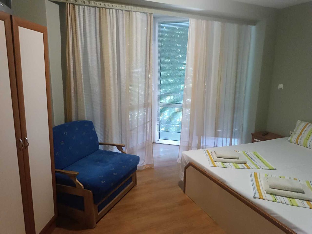 Дава се под наем Тристаен апартамент в Поморие - 65 кв.м за 375 € - Снимка #3