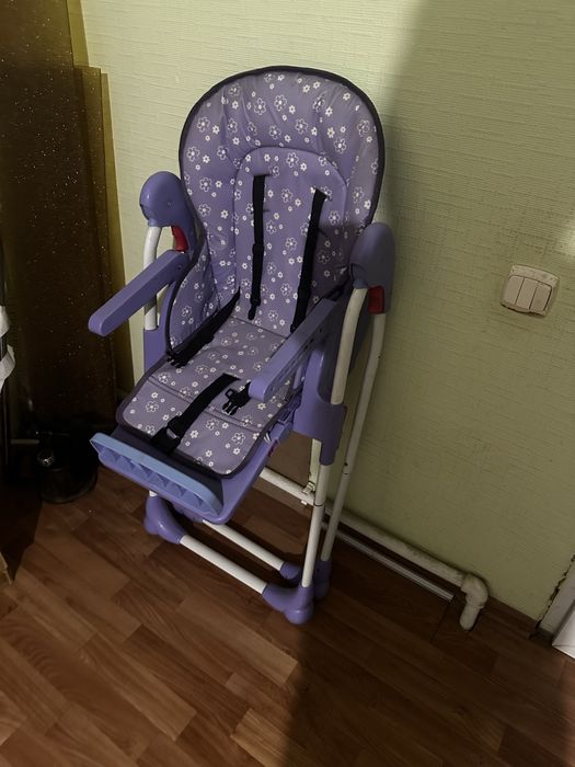 Детский столик обеденный в хорошем состоянии