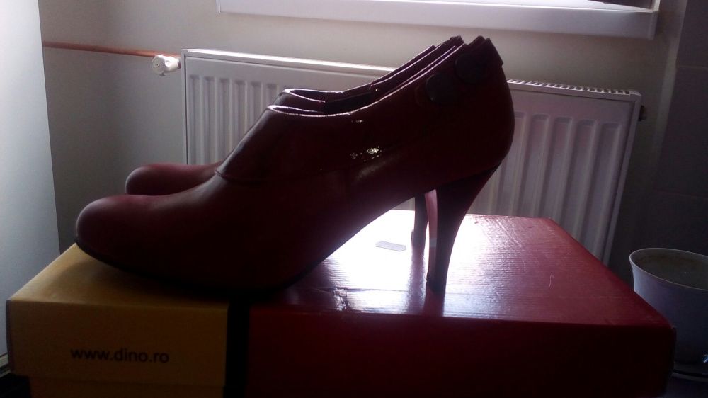 Pantofi din piele, marca Dino, nr.37
