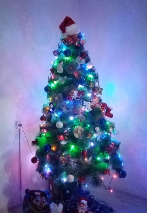 Продам ёлку новогоднюю 180 см