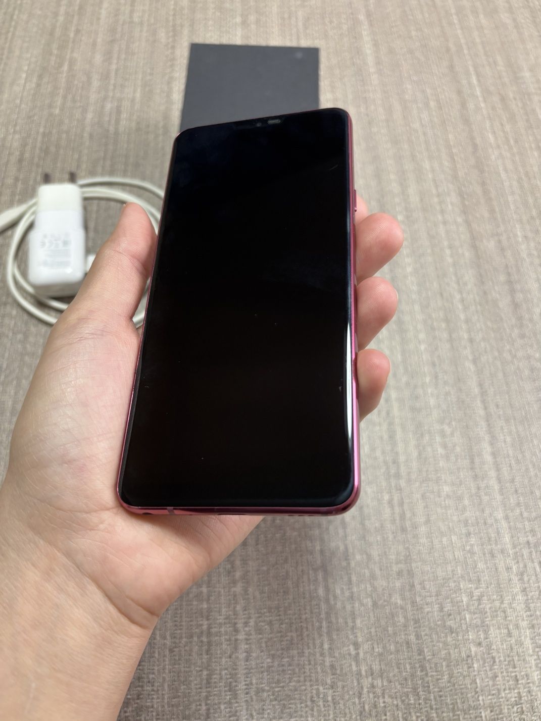 LG G7 розовый 64 гига