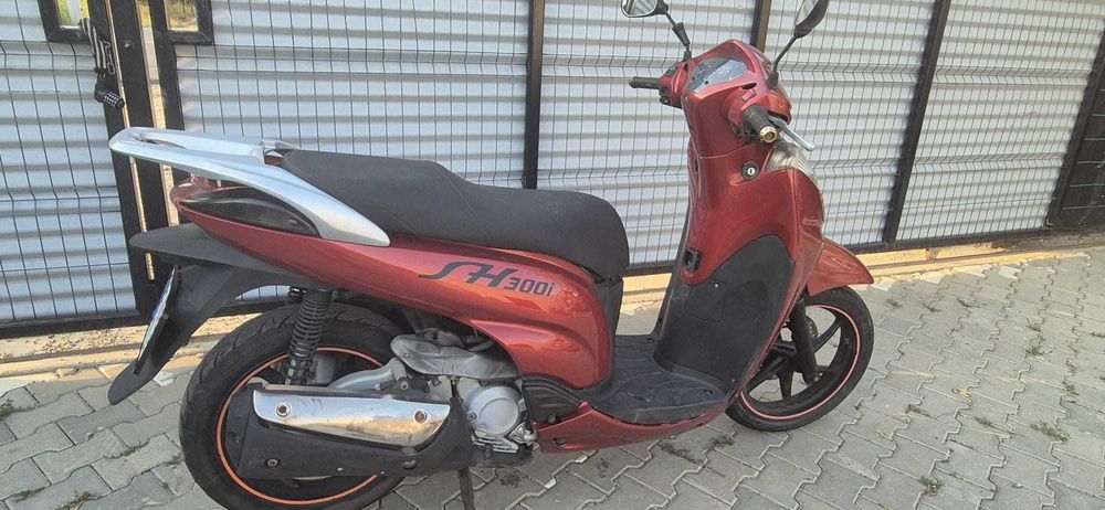 Honda SH300i scooter