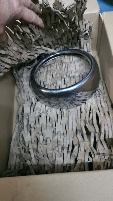 Piese trabant și proiector cromat