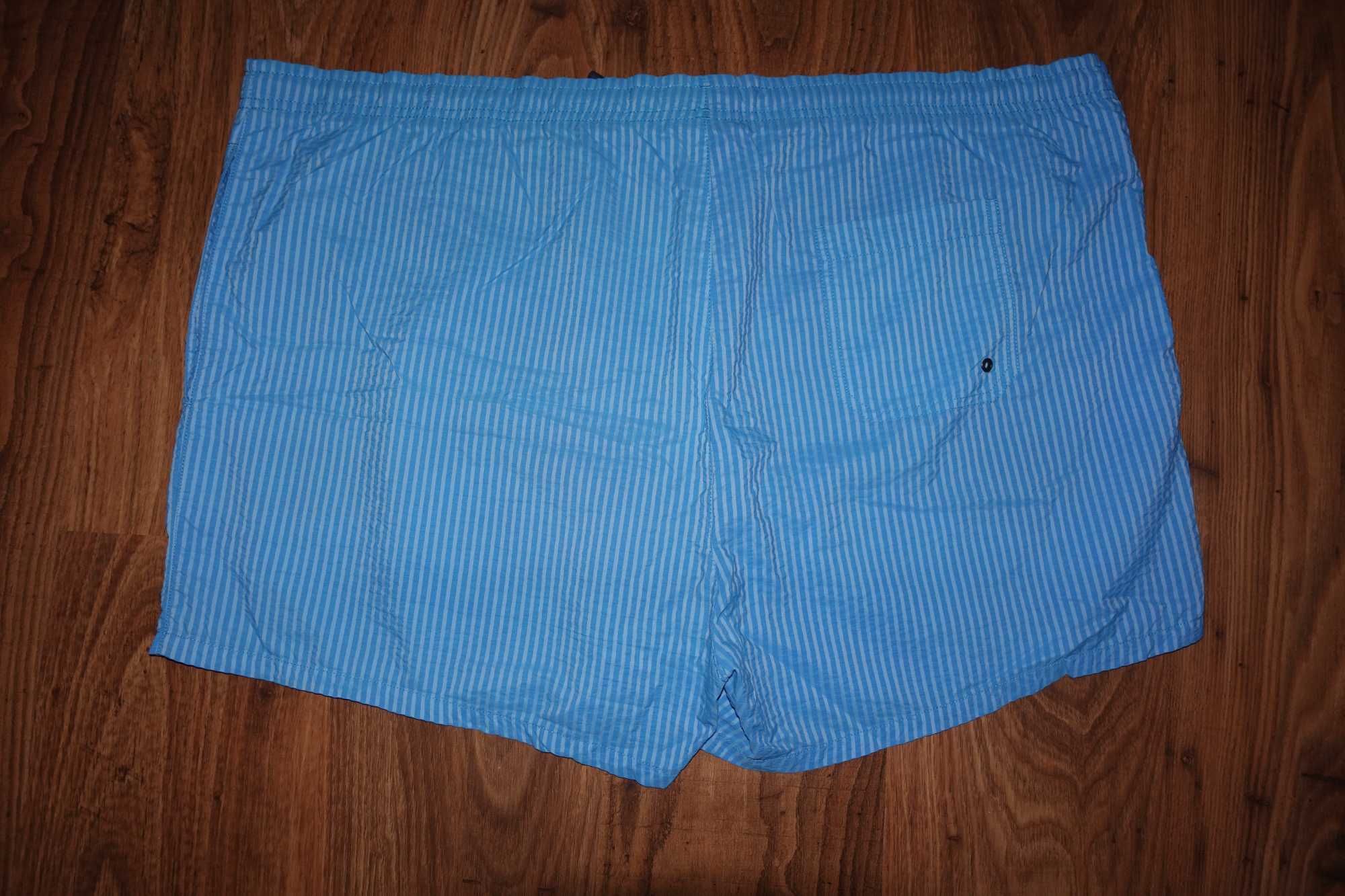 Sort Baie Hugo Boss, Marimea 4XL-5XL, Cu dungi, Stare foarte buna