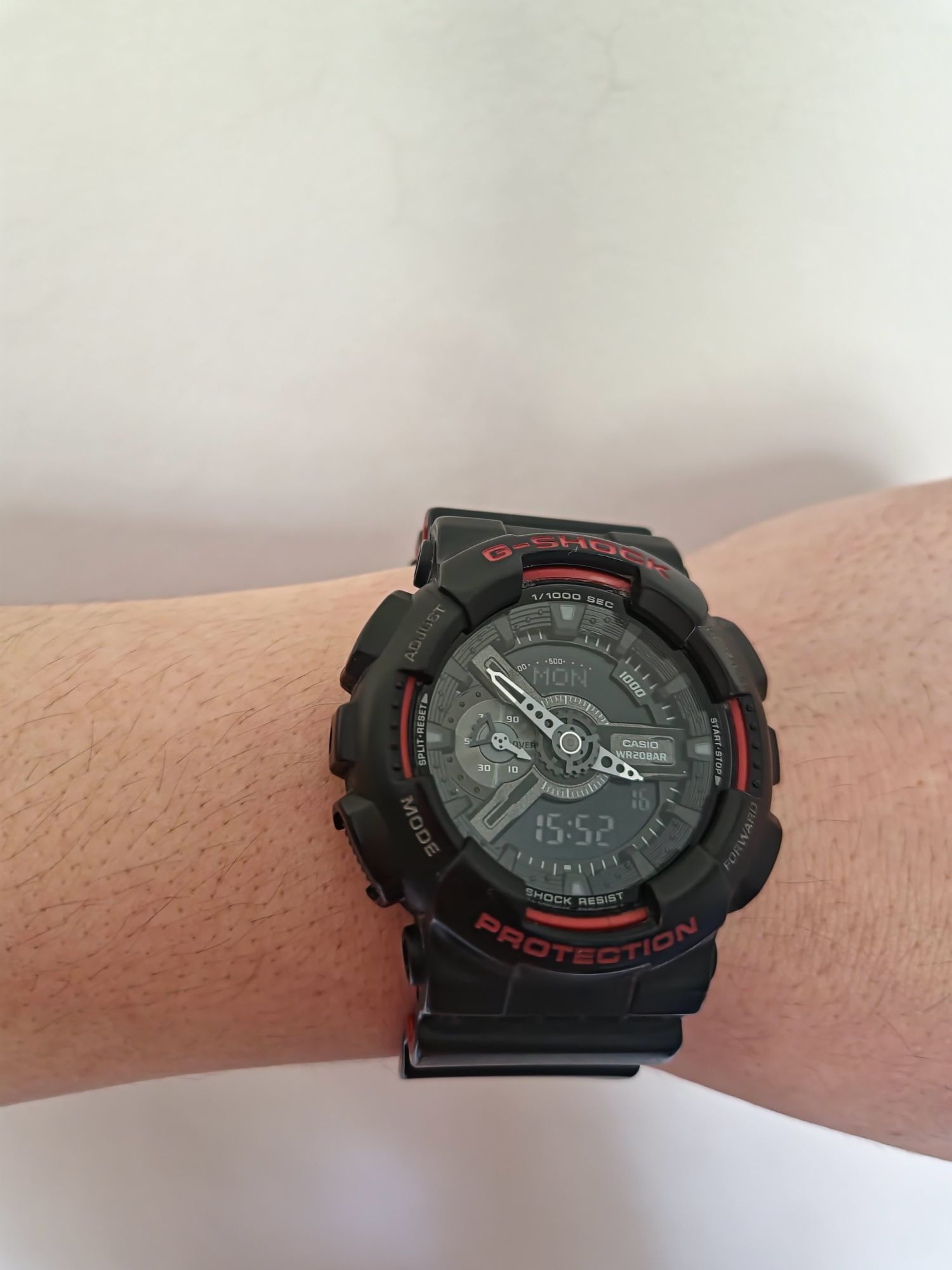 Часы Casio G-SHOCK GA-110HR-1ADR