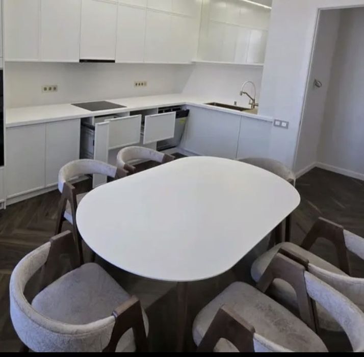 Стол кухонный неиспользованный