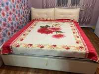 Кровать двухспальная с матрасом