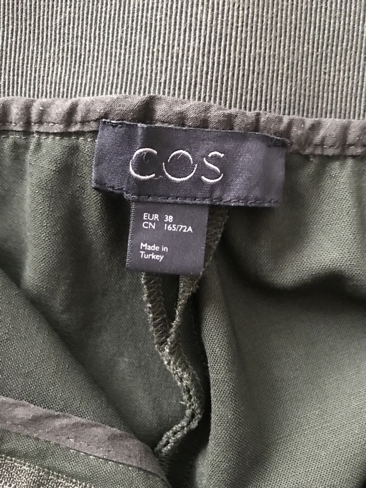 Тъмно зелен дамски панталон COS