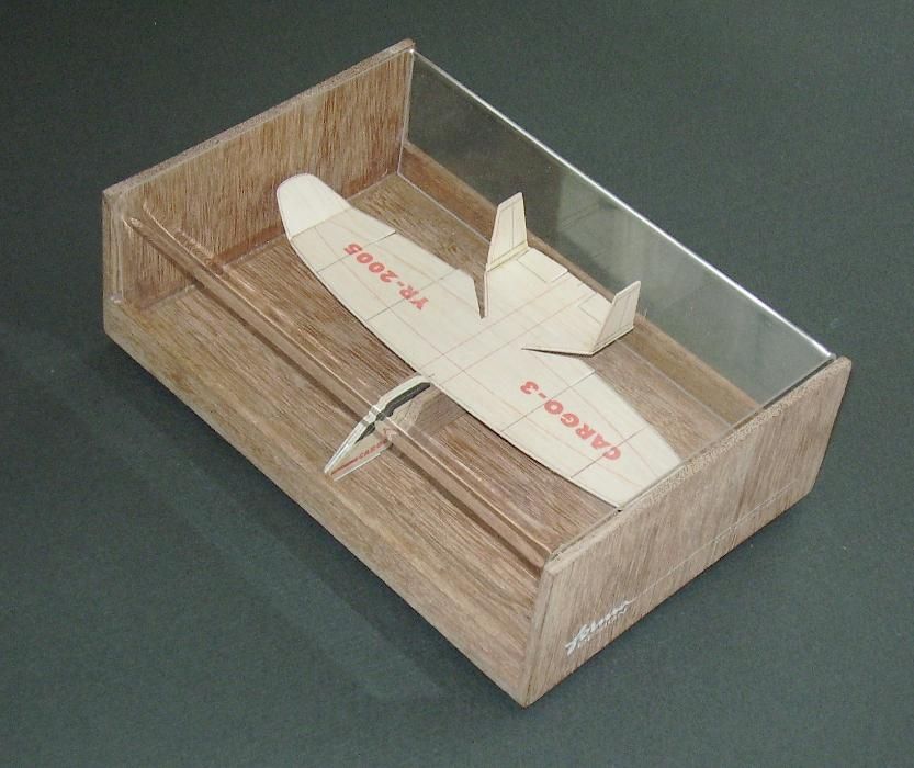 Aeromodel CARGO - din lemn de balsa