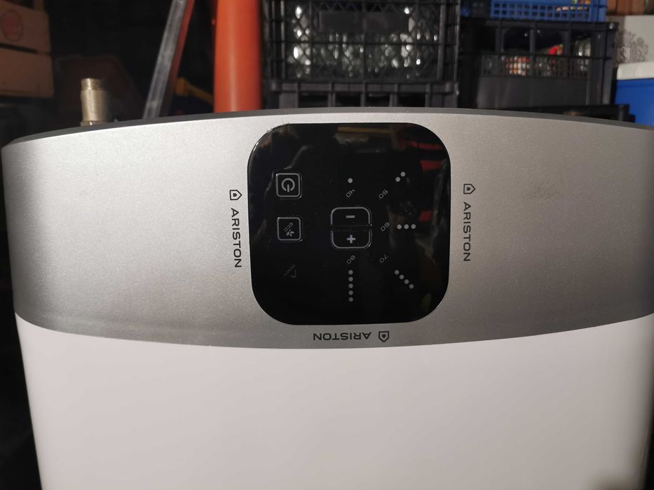 Плосък бойлер Аристон 80л