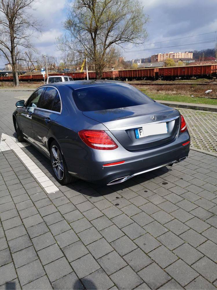 Mercedes-Benz E Class 220