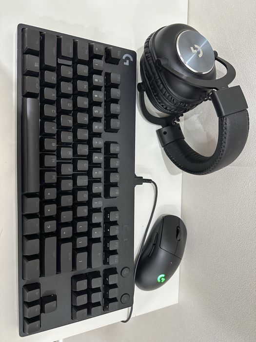 Продам игровой набор Logitech Pro серия