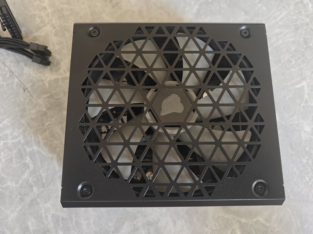 Блок питание Corsair Rm750X Shift
