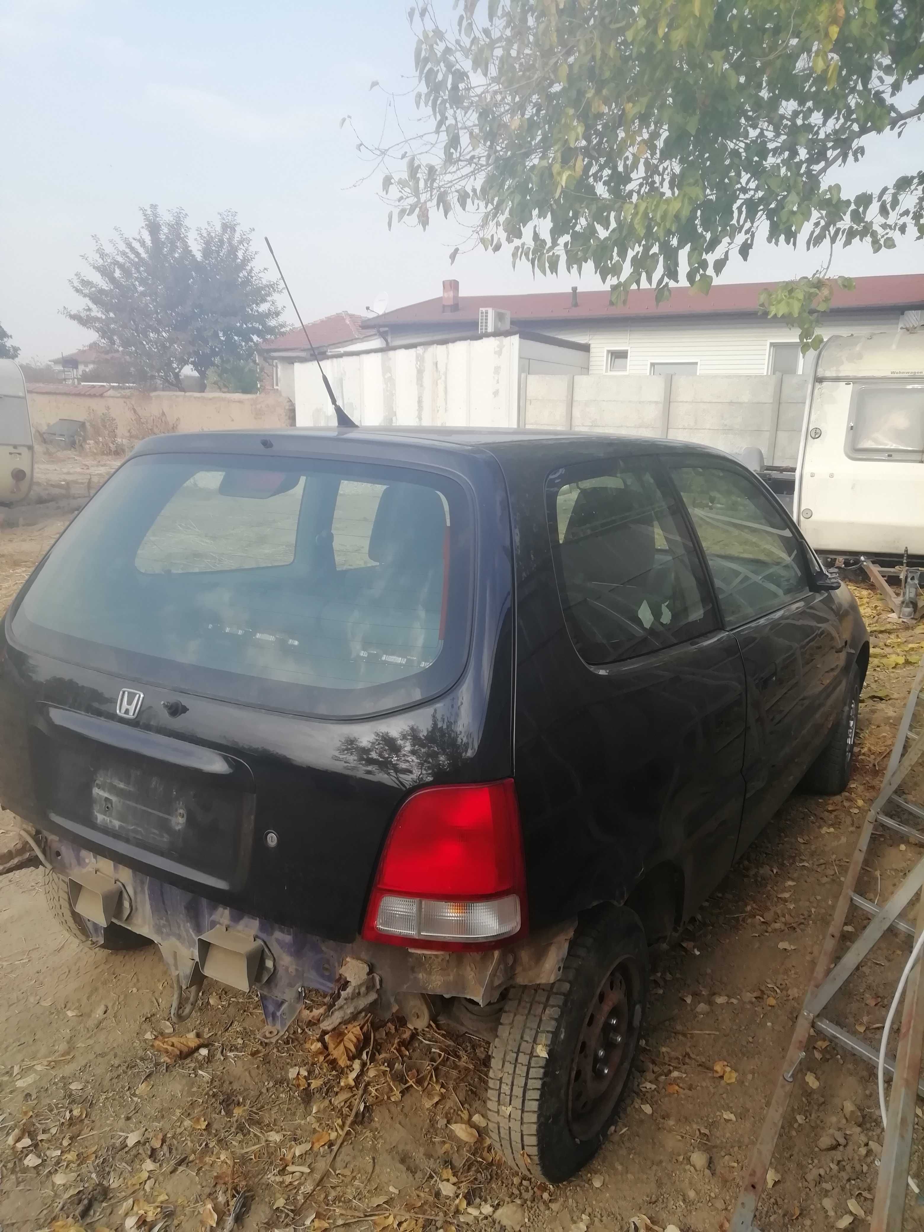 Продавам Хонда Лого на части
