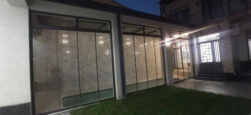 В аренду элитный 3-этажный дом с бассейном сауной и спортзалом в Ракат