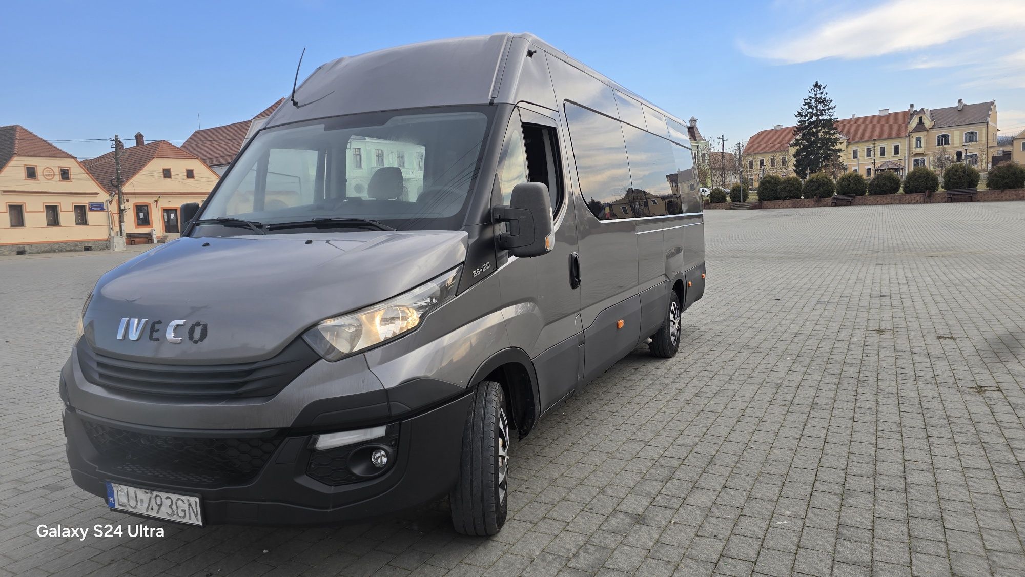 Iveco daily 35s18  8+1  2018
