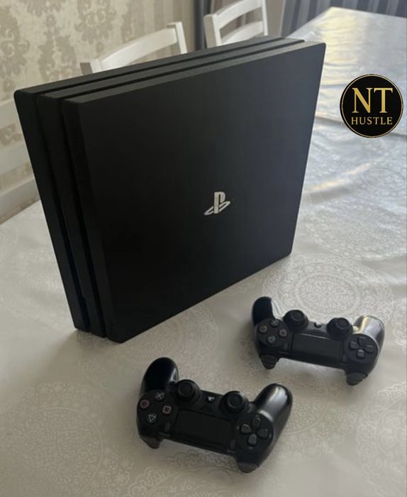 Продам  ps4 pro срочно