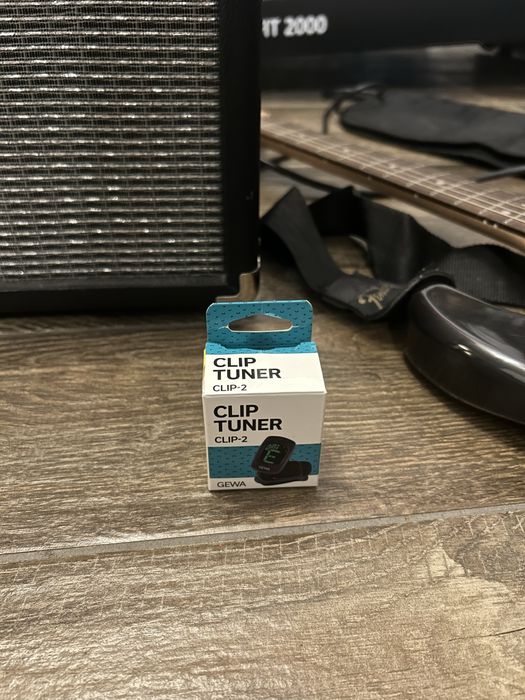 Chirara electrica Fender, cu amplificator si husa