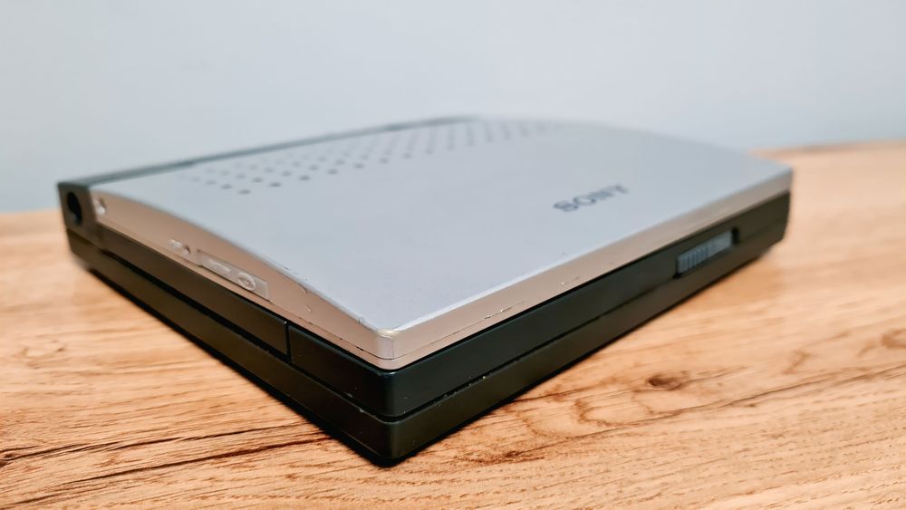 Sony icf-CD2000S, FM/MW/SW, CD плеер.