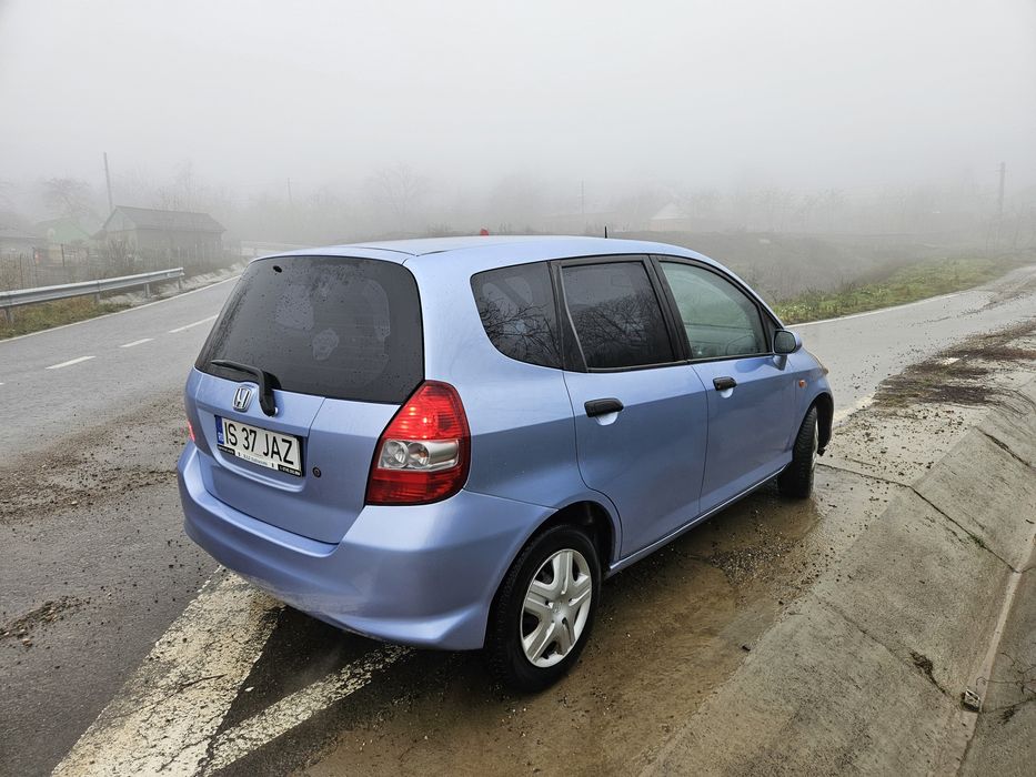 Vand Honda Jazz automată