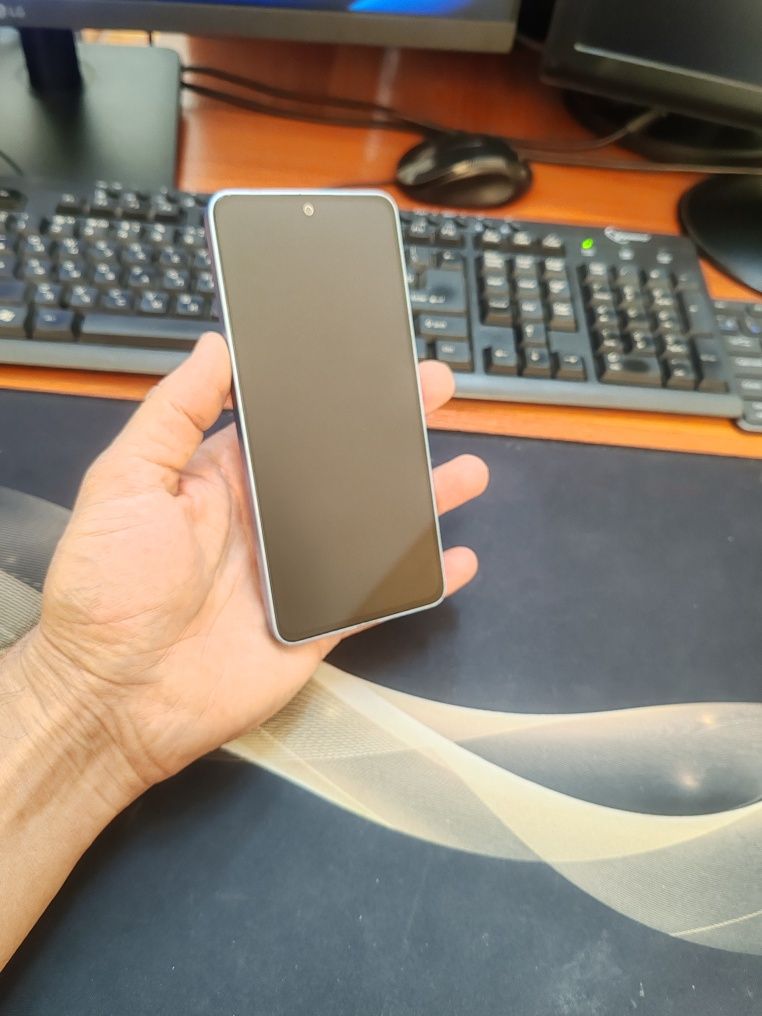 Redmi note 13 8/128gb(2024)ideal ochilmagan usta kurmagan aybi yuq toz
