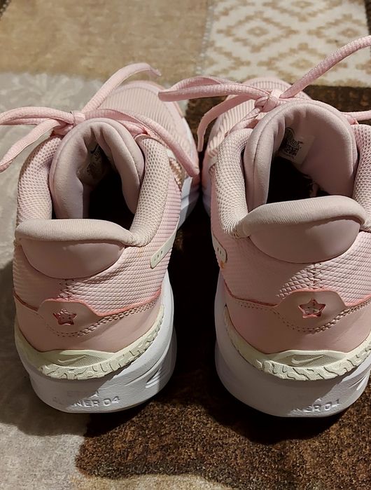 Маратонки nike 39 номер