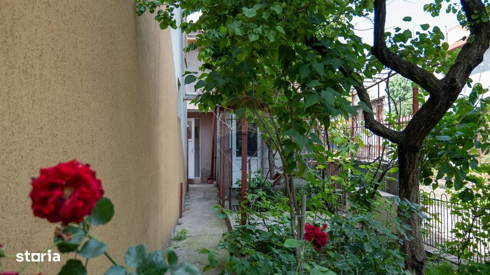 Oferta - casă de vânzare  si teren 241 mp, în zona Andronache