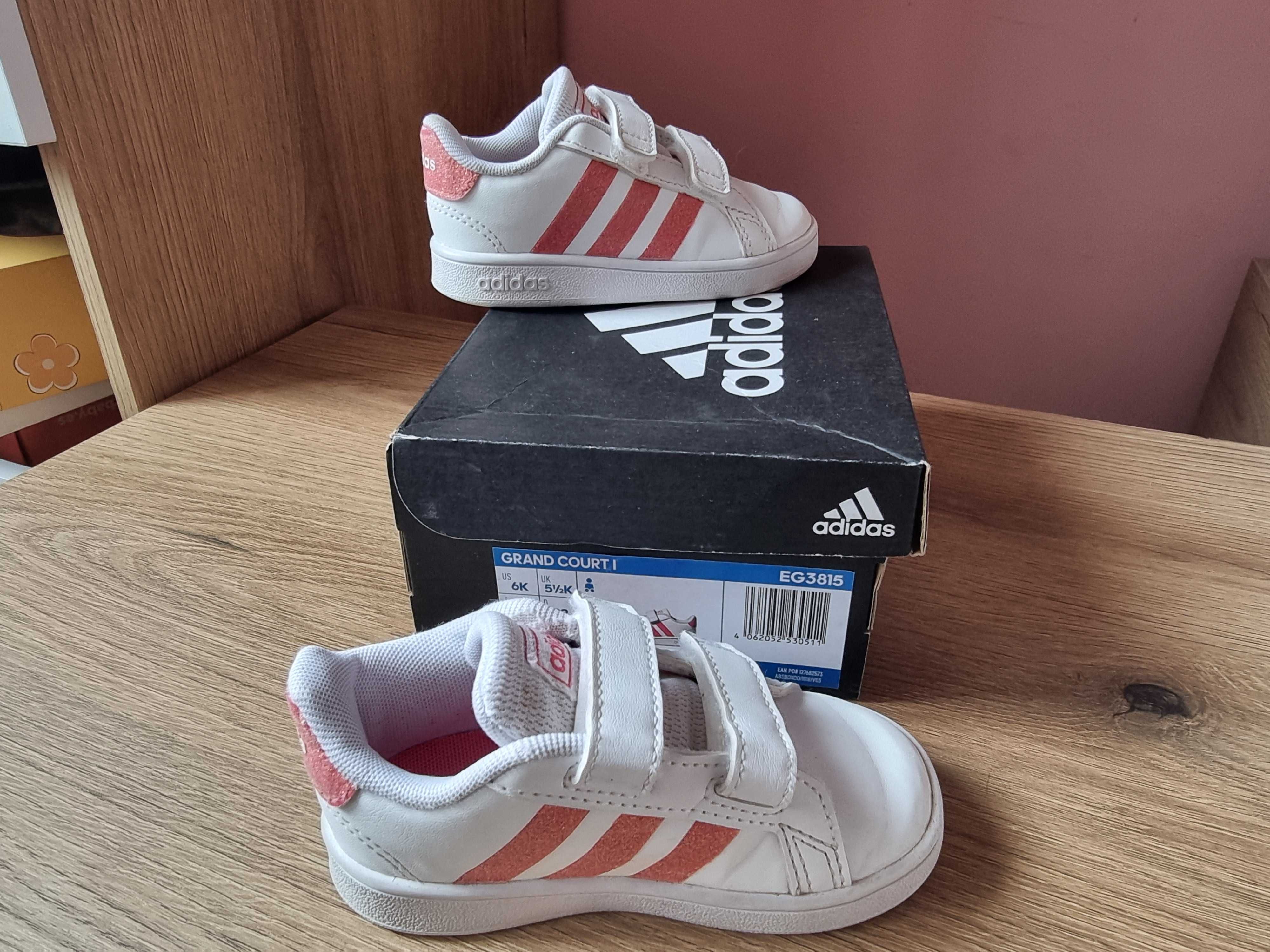Маратонки Adidas 22 номер за момиче