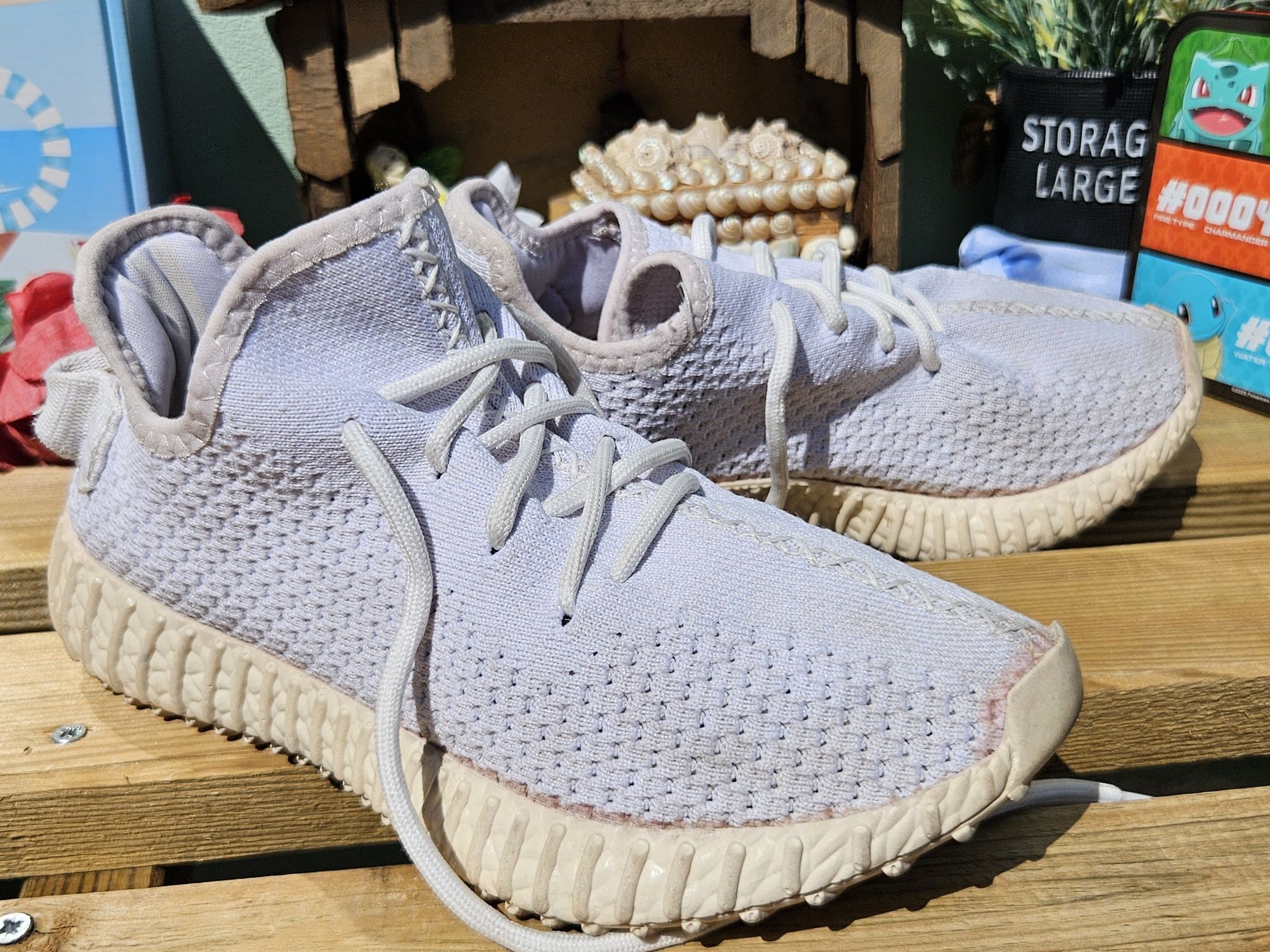 Adidas Yeezy оригинални кецове N37