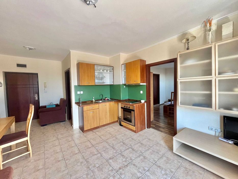 Предлагаме под наем уютен и просторен тристаен апартамент в Равда!