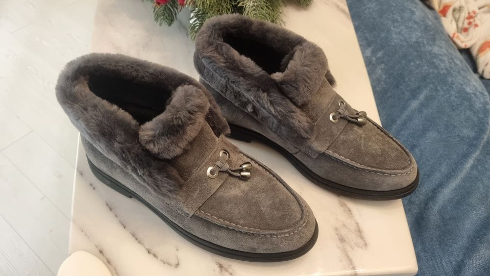 Продаётся женская обувь