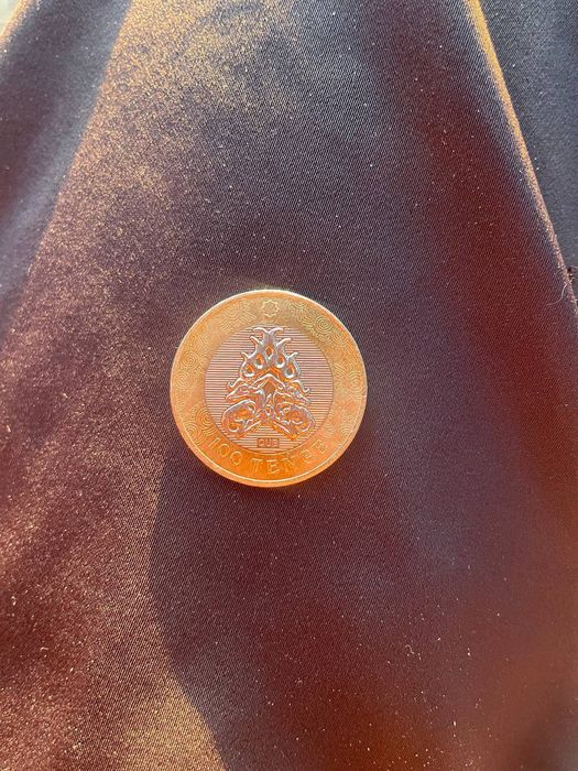 Осындай 100тенгеліктер  бар алмаисындарма