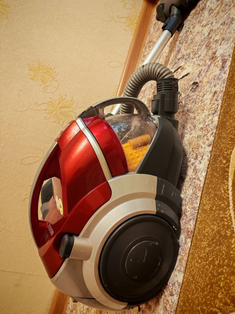 Пылесос LG 2000 W