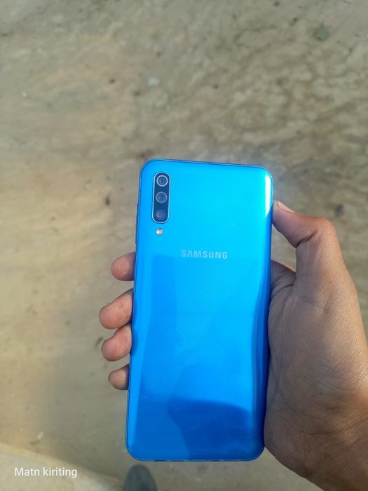 Samsung A 50 4/64 narxi 650.000