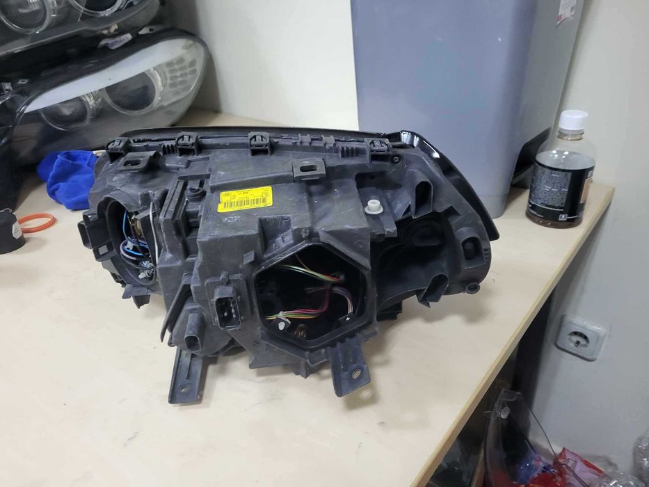 Десен фар BMW X3 E83 ксенон завиващ desen far бмв 3 83