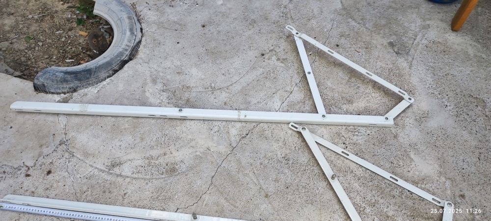 Мебель и запчасти.