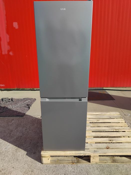 Хладилник с фризер Logik