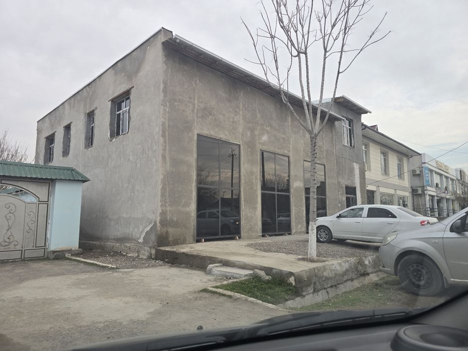Бино сотилади 2 этаж аринтир Фарух уралогия