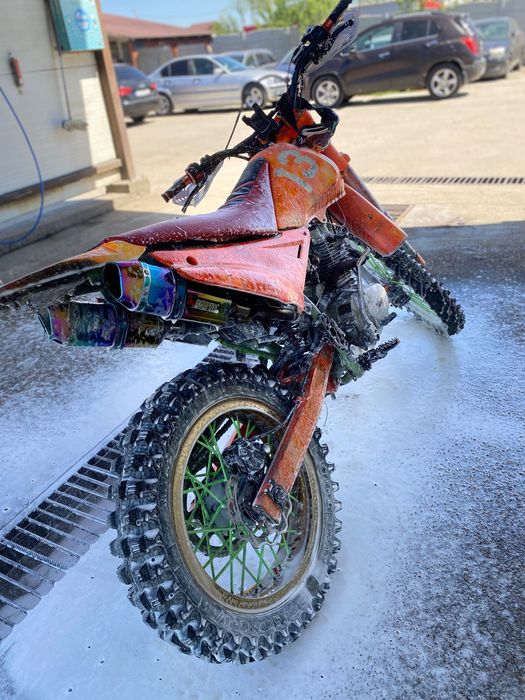 Vând cross 250 cc