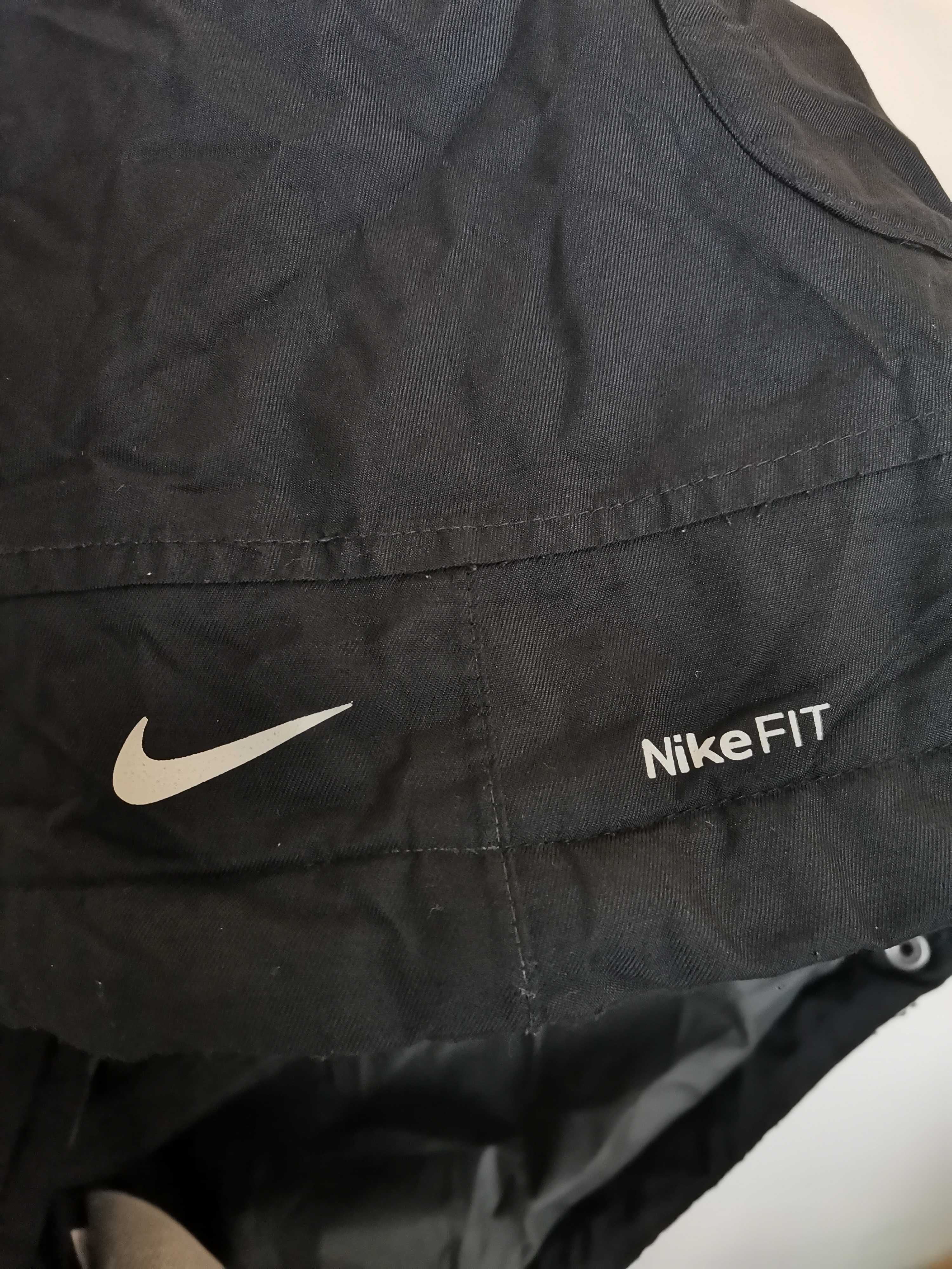 Дамско ски яке Nike.