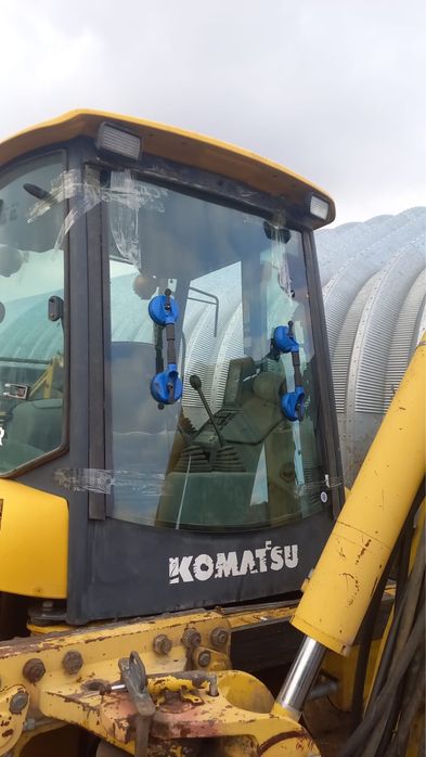 Стёкла заводские на экскаваторы погрузчики