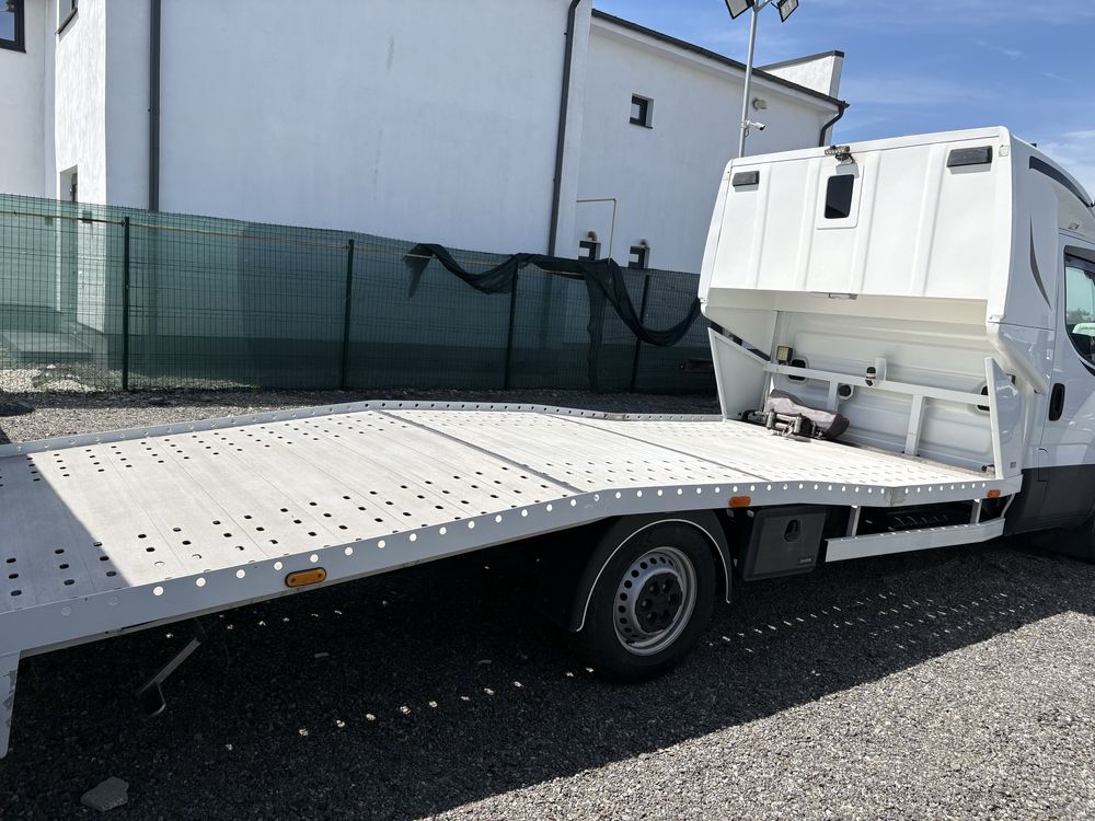 Autoplatforma iveco daily 2019