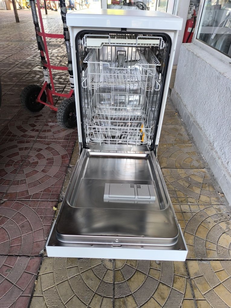 Съдомиялна Miele На 45см. - 9 комплекта.