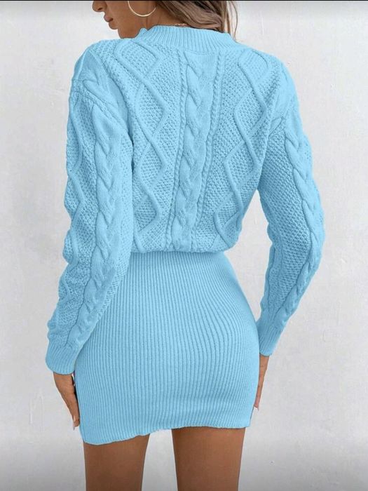 Продавам  рокли дантелена и зимна