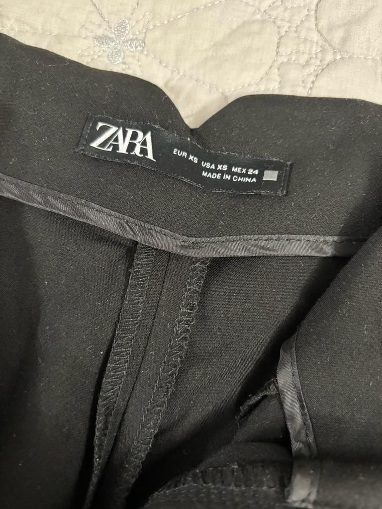 Pantaloni office damă Zara mărimea XS